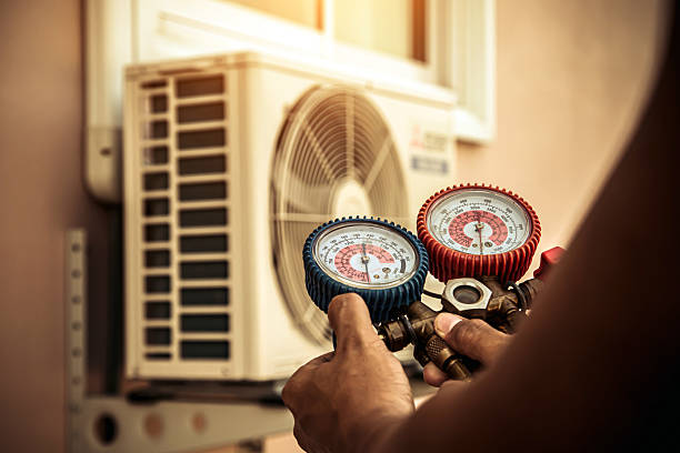 Professional Heat Pump Repair technician working in Warrenton, VA
